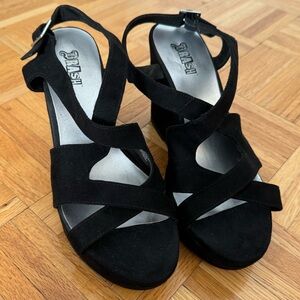 Brash Black Wedges